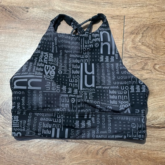 Women’s Sports Bra LuluLemon Size 4 - Picture 1 of 2
